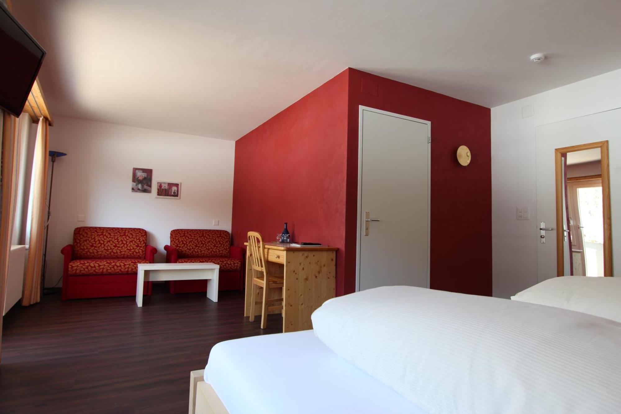 Hotel Al Rom Tschierv Room photo