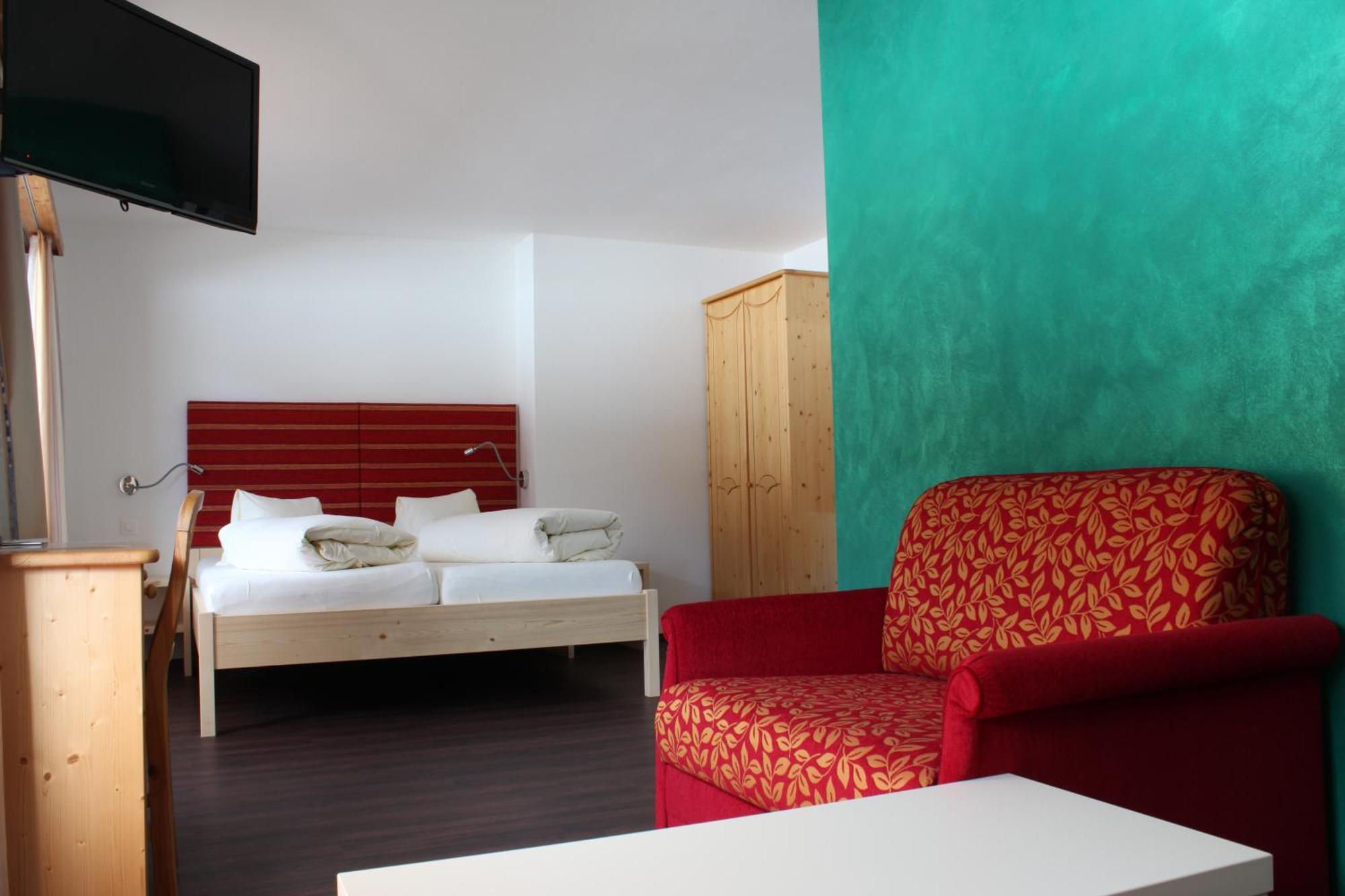 Hotel Al Rom Tschierv Room photo