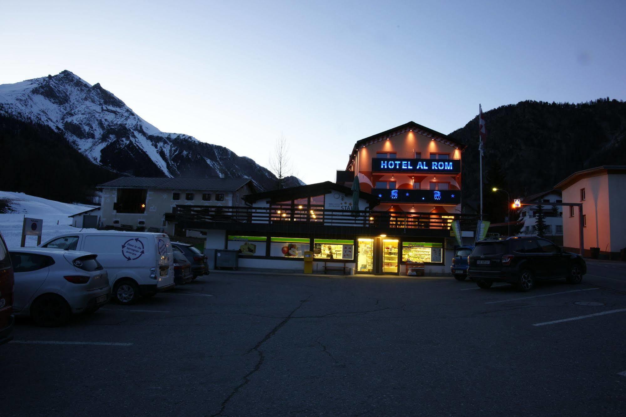 Hotel Al Rom Tschierv Exterior photo